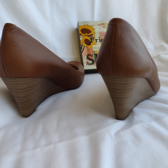 Jessica Simpson Size 7 1/2 Brand NEW - Picture 3 of 5